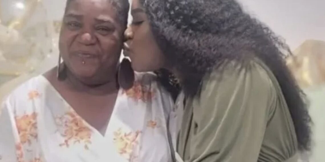 "Acabo de matar a mi madre": joven confiesa su crimen a la policía