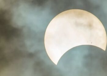 Faltan pocos minutos para que el mundo sea testigo del evento astronómico del año.