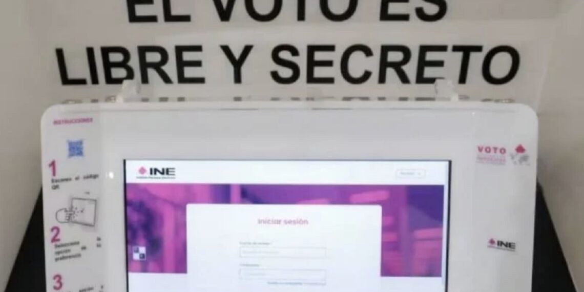 Incialmente el INE había declarado improcedente el voto de 39 mil 724 mexicanos, tras la polémica dio vuelta atrás a esta decisión.