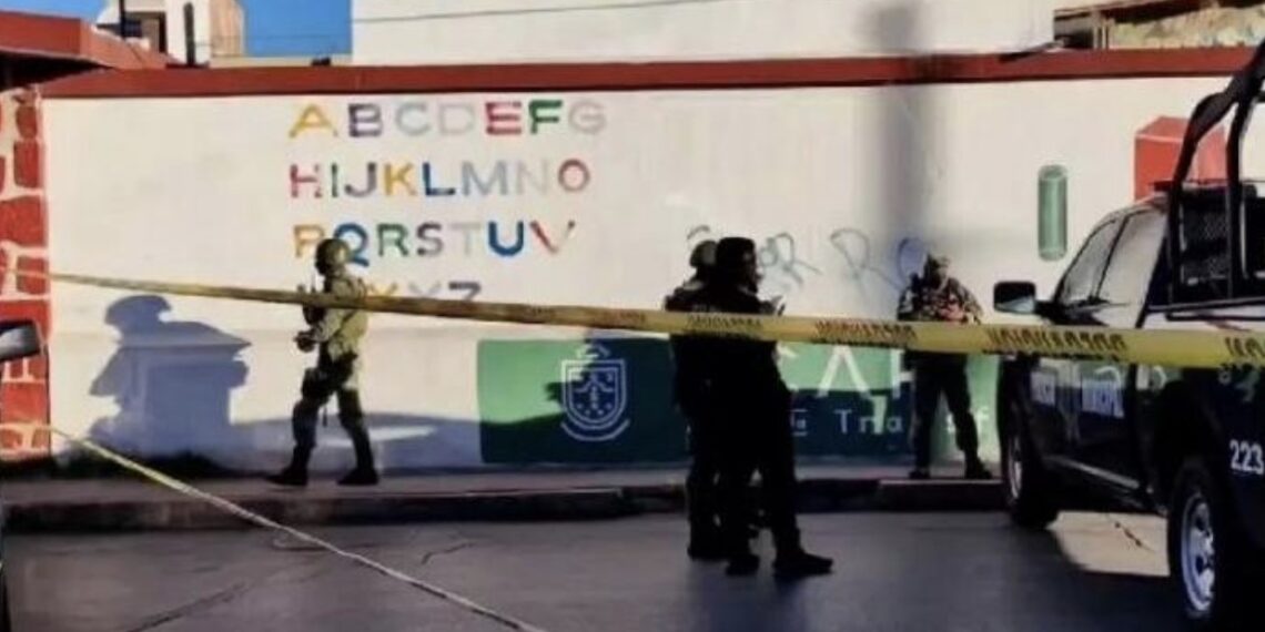 Intensa movilización policial en Torreón después del robo de una camioneta y el atropellamiento de un individuo en la colonia Lázaro Cárdenas.