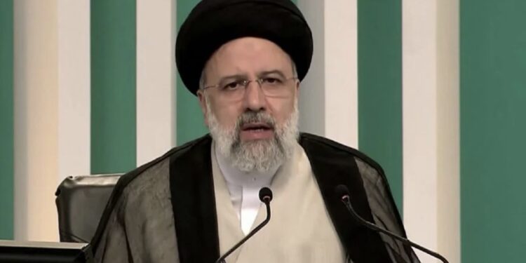 Funcionarios aseguraron que el helicóptero estaba totalmente quemado, por lo que piensan que todos los tripulantes murieron