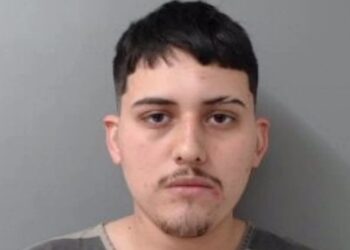 En los departamentos de la cuadra 1 oeste de bulevar Del Mar, casi esquina con Springfield,  Roberto Villarreal navajeó a otro joven