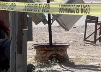 Un limpiaparabrisas falleció este jueves luego de permanecer varias horas bajo el sol soportando temperaturas de hasta 40 grados; autoridades investigan si el deceso se debió a un golpe de calor