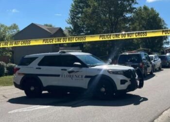 La situación se dio durante la madrugada del sábado en la comunidad de Florence en Kentucky, Estados Unidos, donde un chico festejaba sus 21 años con familiares y amigos