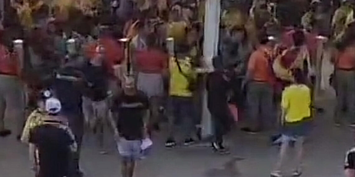 n las últimas horas, el Hard Rock Stadium de Miami se ha convertido en el epicentro de tensiones debido a la acumulación de más de 6.000 aficionados