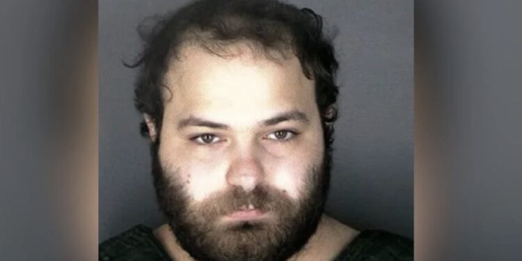 El hombre aseguró que su hijo le comentó una madrugada que había un hombre en su cuarto, sin embargo, él no vio a nadie.