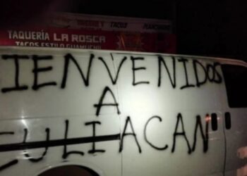 Fueron localizados al menos ocho cuerpos sin vida dentro de una camioneta abandonada al sur de Culiacán, Sinaloa.