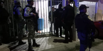 Aseguran elementos a policía estatal tras detonar arma de fuego