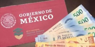 Mario Delgado, director de la SEP, explicó delante de la presidenta Claudia Sheinbaum lo correspondiente a la beca universal que arrancará en 2025