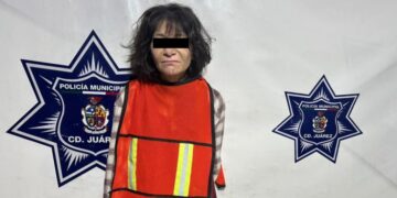 Mujer intentó asesinar a sus vecinos con revólver; es detenida