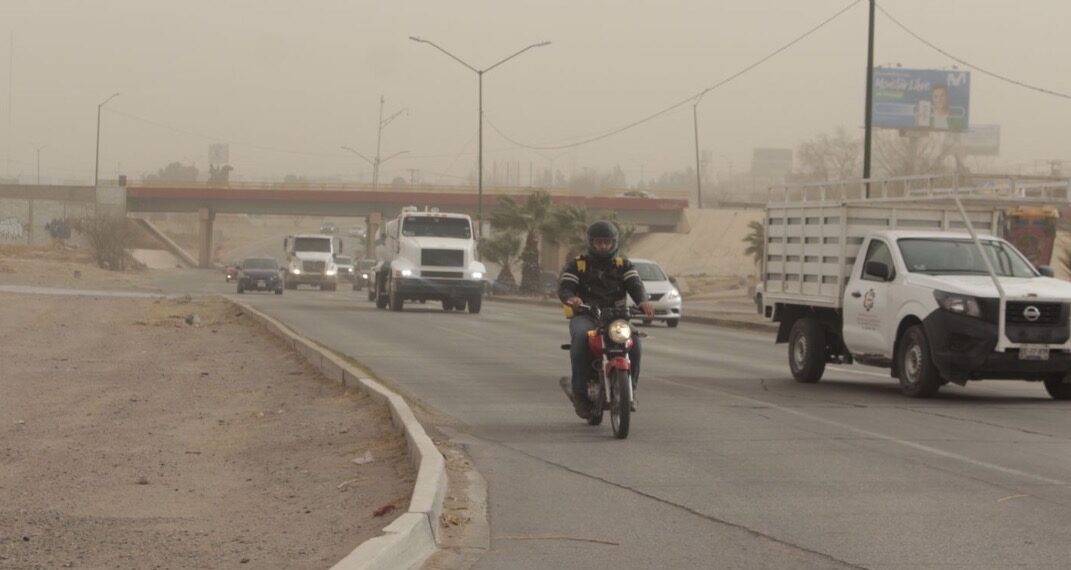 Ante alerta por fuertes vientos en Ciudad Juárez, autoridades piden conducir con precaución