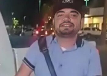 El hombre recibió varios balazos.