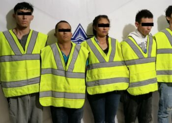 Elementos municipales que realizaban labores de prevención y vigilancia en el cruce de las calles Rivera de Mezquital y Rivera Galeón