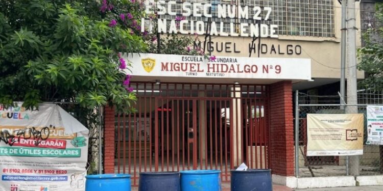 Perro muerde a 6 alumnos en escuela de Monterrey