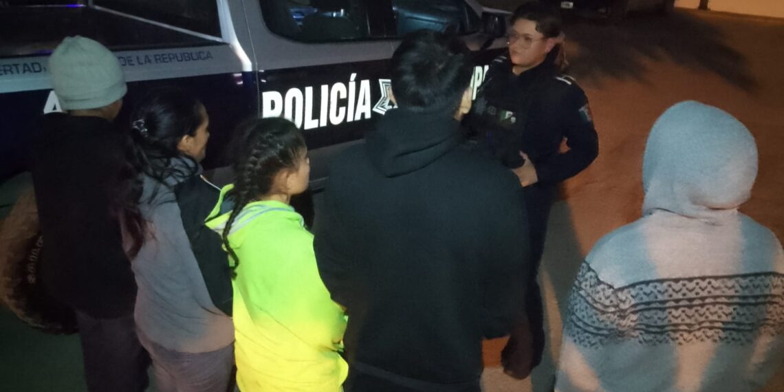 Migrantes esperaban a sujeto que jamas llego y autoridades los resguardan