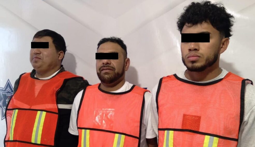 Detienen a tres sujetos en posesión de un fusil de asalto calibre .223