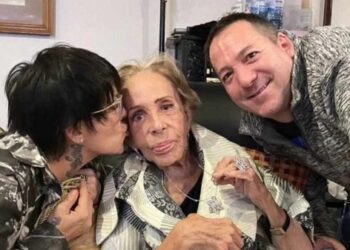 Luis Enrique Guzmán habló sobre el estado de salud de su madre, la actriz Silvia Pinal.