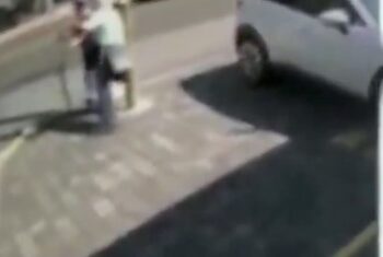 Antes de atacar a los adultos mayores, el chico protagonizó un accidente vial del cual huyó, dejando una persona lesionada.