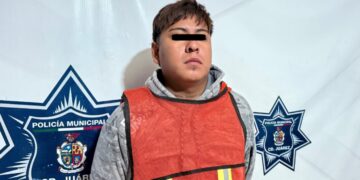 Detienen a sujeto que conducía una camioneta con reporte de robo