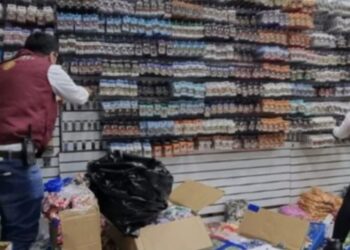 El secretario de Economía, Marcelo Ebrard, advierte que habrá revisiones exhaustivas a las autoridades aduaneras.