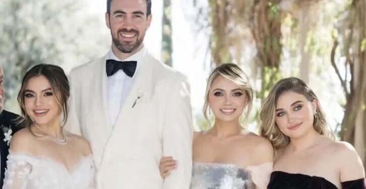 Angélica Rivera utilizó un lujoso vestido en la boda de su hija Sofía Castro.