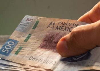 La presidenta Claudia Sheinbaum señaló que este aumento es tres veces mayor de lo estimado a la inflación del próximo año.