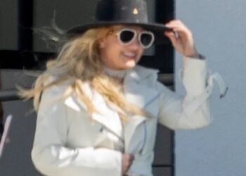 De acuerdo con el portal TMZ, Britney viajó sola para disfrutar de unos días de descanso en su nueva residencia.