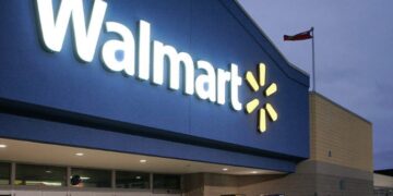Cofece argumentó que Walmart de México incurrió en prácticas monopólicas relativas a las contribuciones de proveedores