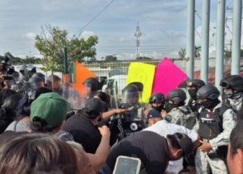 El fiscal estatal, José Barajas, confirmó la muerte de dos personas dentro del CRESET, lo que agravó los ánimos de las familias