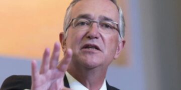 Tras generar controversia por prohibir el uso del "lenguaje woke" en los programas de TV Azteca, Ricardo Salinas Pliego enfrentó críticas en redes sociales