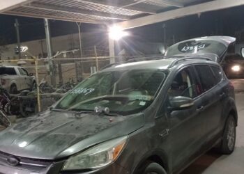 Sorprenden a dos adolescentes en posesión de una libra de marihuana en greña