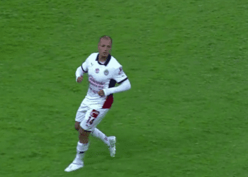 El histórico delantero de las Chivas Rayadas del Guadalajara, Javier "Chicharito" Hernández