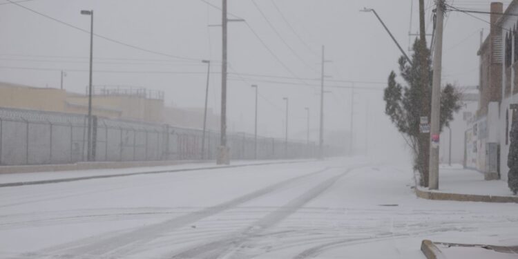 ¡Se va uno, pero llega otro! El frente frío 12 pondrá al país en modo congelador; estos estados sentirán el impacto.