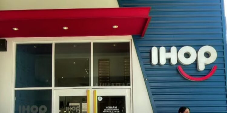Tras la creciente inseguridad, el restaurante Ihop tomó la decisión de cerrar y abandonar Culiacán, pues no han logrado repuntar sus ventas tras el inicio de la última ola de violencia y la creciente tensión. Este restaurante se une a una larga lista de comercios que han tenido qué cerrar por la violencia en la ciudad del norte.