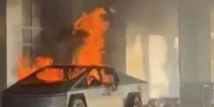 Se especula que el estallido del Tesla Cybertruck, frente a un hotel de Donald Trump en Las Vegas, pudo ocurrir por razones personales del conductor