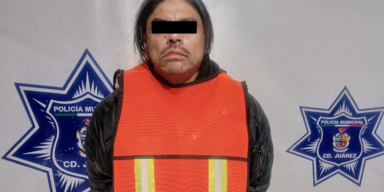 Detienen a sujeto en posesión de media libra de marihuana en greña