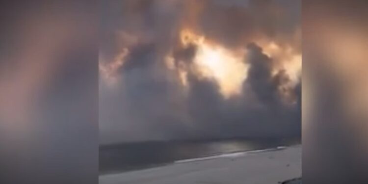 Los incendios forestales en el área de Los Ángeles han alcanzado niveles alarmantes, con al menos 24 personas fallecidas y más de 16,000 hectáreas arrasadas.
