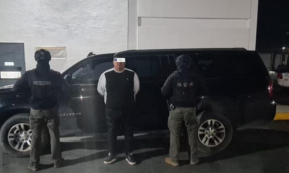 Detienen a sujeto por agredir a Policías de Ciudad Juárez
