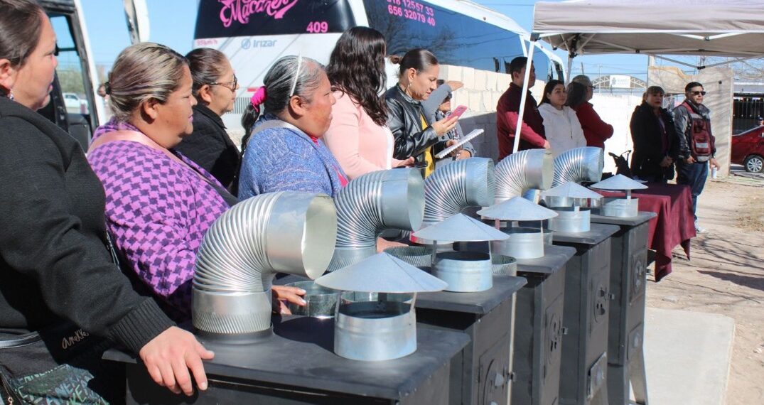 Entregan este día 307 calentones de leña a familias vulnerables