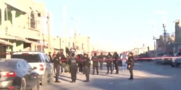 En el lugar, sujetos armados ingresaron a un domicilio y frente a su familia asesinaron  de cuatro balazos a una mujer.