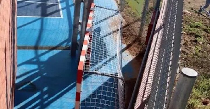 Niño de 3 Años Muere al Caerle una Portería de Futbol