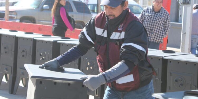 Desarrollo Social entrega calentones en la zona rural del municipio