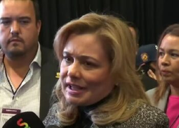 >La gobernadora de Chihuahua, Maru Campos, ha declarado que el estado no se convertirá en un "estado santuario" para migrantes mexicanos deportados desde Estados Unidos.