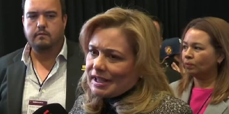 >La gobernadora de Chihuahua, Maru Campos, ha declarado que el estado no se convertirá en un "estado santuario" para migrantes mexicanos deportados desde Estados Unidos.