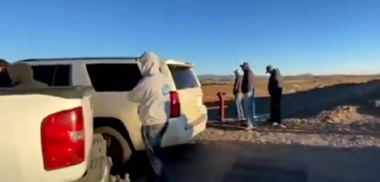 Carlos Chávez, ingeniero de la región, señaló que los agentes federales han estado extorsionando a los campesinos bajo el pretexto de que están utilizando combustible de manera ilegal