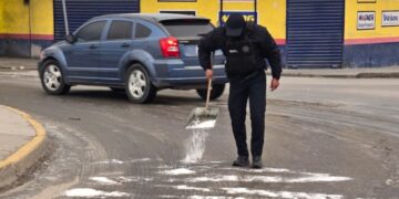 Ciudad Juárez se alista con sal y arena ante posibilidad de cristalización de calles