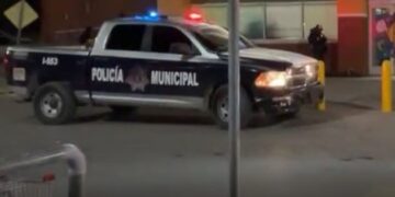 Muere empacador en tienda de La Curva