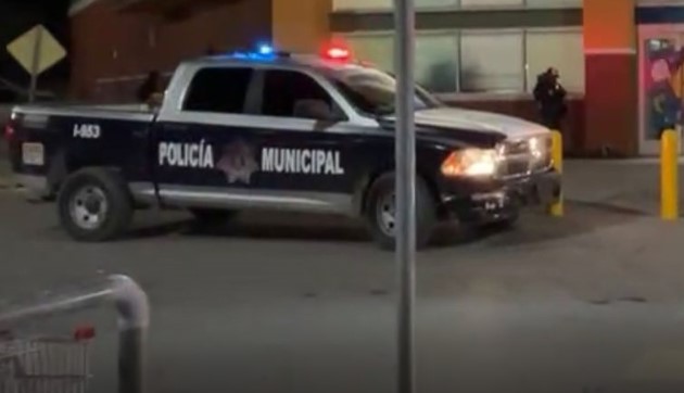 Muere empacador en tienda de La Curva