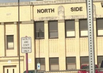 El maestro sustituto en cuestión ha sido apartado de sus funciones mientras se realizan las indagatorias.