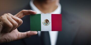 Tradicionalmente, a los migrantes repatriados se les exige presentar documentos como el acta de nacimiento